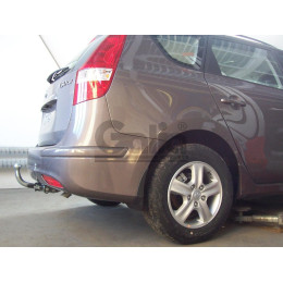 H076C GALIA Полностью оцинкованный фаркоп на Hyundai i30 универсал 2007-2012. Тип шара: C (горизонтальный съемный). Невидимый вырез бампера. Нагрузки: 1500/80 