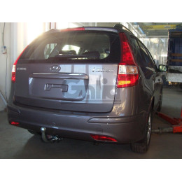 H076C GALIA Полностью оцинкованный фаркоп на Hyundai i30 универсал 2007-2012. Тип шара: C (горизонтальный съемный). Невидимый вырез бампера. Нагрузки: 1500/80 