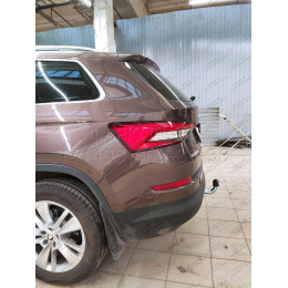 S120A GALIA Полностью оцинкованный фаркоп на Skoda Kodiaq 2WD, 4WD 2017-2023, 2023-. Тип шара: A. Невидимый вырез бампера. Нагрузки: 2600/140 кг, масса фаркопа 15,72 кг