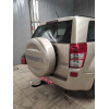 7900 Трейлер Фаркоп для Suzuki Grand Vitara 5 дверей 2005-2016 (двигатель 2 л, авто с запасным колесом на двери. Не подходит для авто 2,4 л). Требуется подрезка бампера. Тип шара: A. Нагрузки: 1200/50 кг, масса фаркопа 16,6 кг (без электрики в комплекте)