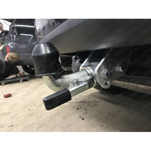 V052C GALIA Полностью оцинкованный фаркоп на Audi Q7 2006-2015, Porsche Cayenne 2002-2010, 2010-2018, Volkswagen Touareg 2002-2010, 2010-2018. Тип шара: C (горизонтальный съемный). Минимальная подрезка бампера. Нагрузки: 3500/140 кг, масса фаркопа 17,97 к