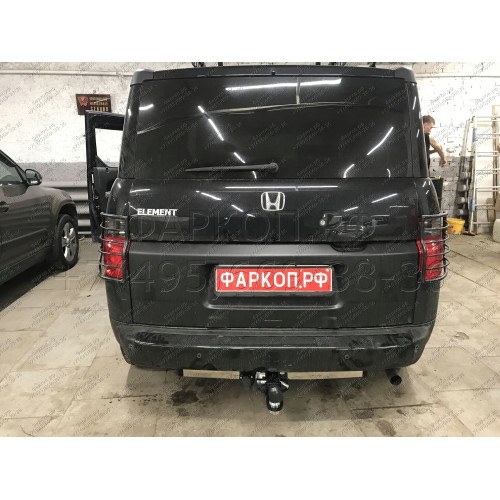 FA 0951-E(N) Бизон Фаркоп с хромированной накладкой на Honda Element 2003-2011 без подрезки бампера. Тип шара: E (легкосъемный шар под квадрат). Нагрузки: 2500/120 кг. Не комплектуется электрикой