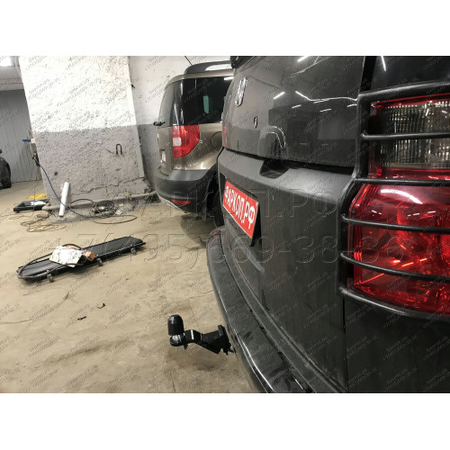 FA 0951-E(N) Бизон Фаркоп с хромированной накладкой на Honda Element 2003-2011 без подрезки бампера. Тип шара: E (легкосъемный шар под квадрат). Нагрузки: 2500/120 кг. Не комплектуется электрикой