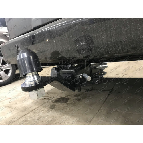 FA 0951-E(N) Бизон Фаркоп с хромированной накладкой на Honda Element 2003-2011 без подрезки бампера. Тип шара: E (легкосъемный шар под квадрат). Нагрузки: 2500/120 кг. Не комплектуется электрикой
