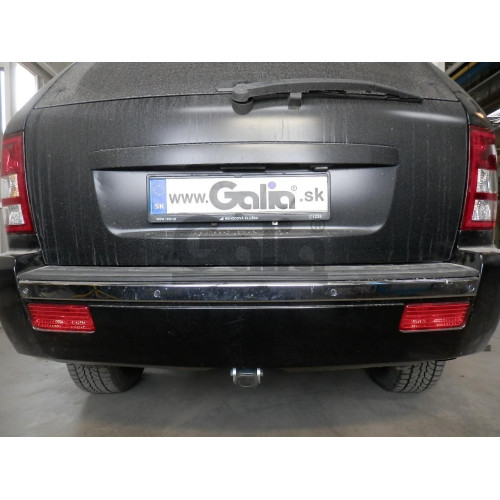 J006A GALIA Полностью оцинкованный фаркоп на Jeep Grand Cherokee WK 2005-2010, Jeep Commander 2006-2010. Подрозетник убирается за бампер. Тип шара: A. Требуется минимальная подрезка бампера. Нагрузки: 3500/150 кг, масса фаркопа 8,92 кг
