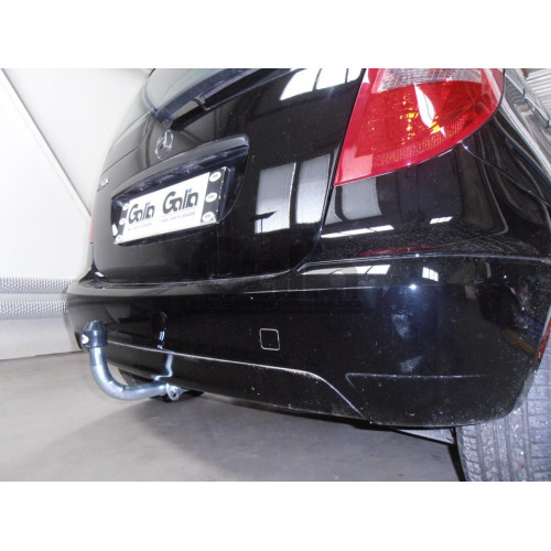 M113C GALIA Полностью оцинкованный фаркоп на Mercedes A-Class w169 2004-2012, Mercedes B-Class w245 2005-2011. Подрозетник убирается за бампер. Тип шара: C (горизонтальный съемный). Невидимый вырез бампера. Нагрузки: 1500/75 кг, масса фаркопа 16,37 кг
