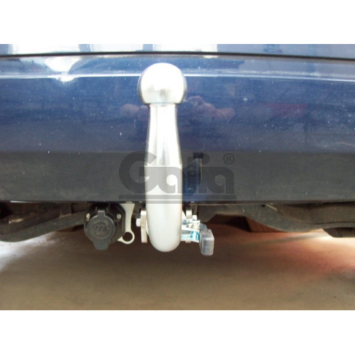 M113C GALIA Полностью оцинкованный фаркоп на Mercedes A-Class w169 2004-2012, Mercedes B-Class w245 2005-2011. Подрозетник убирается за бампер. Тип шара: C (горизонтальный съемный). Невидимый вырез бампера. Нагрузки: 1500/75 кг, масса фаркопа 16,37 кг