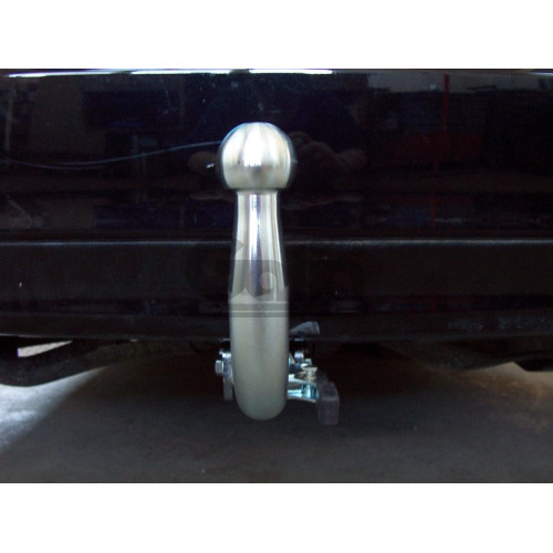 M113C GALIA Полностью оцинкованный фаркоп на Mercedes A-Class w169 2004-2012, Mercedes B-Class w245 2005-2011. Подрозетник убирается за бампер. Тип шара: C (горизонтальный съемный). Невидимый вырез бампера. Нагрузки: 1500/75 кг, масса фаркопа 16,37 кг