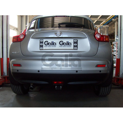 N053C GALIA Полностью оцинкованный фаркоп на Nissan Juke 2WD 2011-2019. Подрозетник убирается за бампер. Шар перекрывает противотуманную фару. Тип шара: C (горизонтальный съемный). Невидимый вырез бампера. Нагрузки: 1400/75 кг, масса фаркопа 18,17 кг