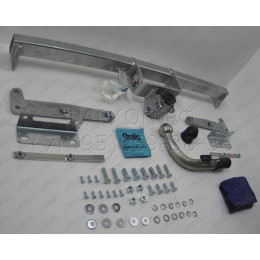 N053C GALIA Полностью оцинкованный фаркоп на Nissan Juke 2WD 2011-2019. Подрозетник убирается за бампер. Шар перекрывает противотуманную фару. Тип шара: C (г
