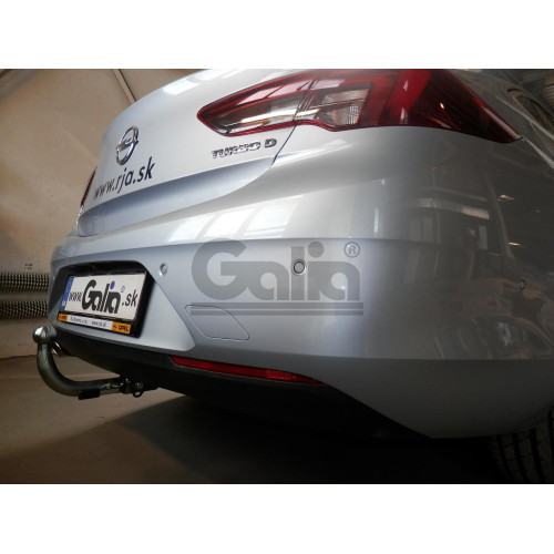 O071C GALIA Полностью оцинкованный фаркоп на Opel Insignia седан, кроме GSI 2017-2022. Подрозетник убирается за бампер. Тип шара: C (горизонтальный съемный). Невидимый вырез бампера. Нагрузки: 2200/90 кг, масса фаркопа 20,77 кг