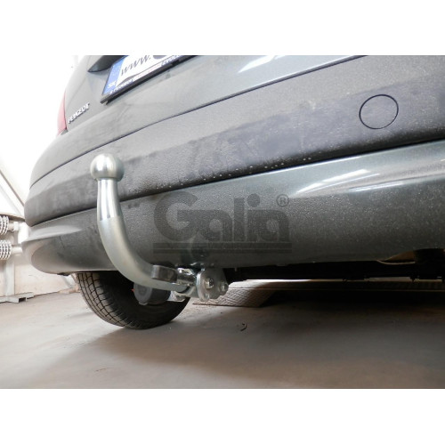 P032C GALIA Полностью оцинкованный фаркоп на Peugeot 207 хетчбек 2006-2012. Тип шара: C (горизонтальный съемный). Установка без снятия и выреза бампера. Нагрузки: 1150/46 кг, масса фаркопа 17,36 кг
