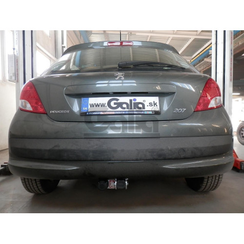 P032C GALIA Полностью оцинкованный фаркоп на Peugeot 207 хетчбек 2006-2012. Тип шара: C (горизонтальный съемный). Установка без снятия и выреза бампера. Нагрузки: 1150/46 кг, масса фаркопа 17,36 кг