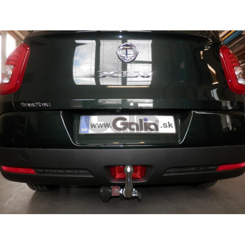 S128C GALIA Полностью оцинкованный фаркоп на SsangYong Tivoli дорестайлинг 2015-2018 (кроме 4WD), SsangYong XLV 2016-2018 (2WD, 4WD). Тип шара: C (горизонтальный съемный). Установка без снятия и выреза бампера. Нагрузки: 1600/85 кг, масса фаркопа 15,57 кг