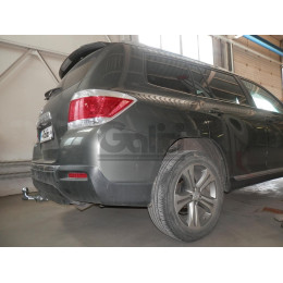 T068C GALIA Полностью оцинкованный фаркоп на Toyota Highlander 2010-2014. Тип шара: C (горизонтальный съемный). Требуется подрезка бампера. Нагрузки: 2500/120 кг, 