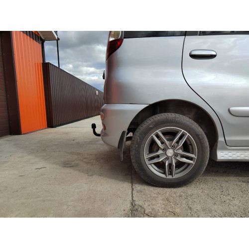 H.T51.A HALTY Фаркоп на Toyota Funcargo 2WD 1999-2005, Toyota Yaris Verso 1999-2005. Возможно потребуется подрезка бампера. Тип шара: A. Нагрузки: 500/50 кг, масса фаркопа 12,2 кг