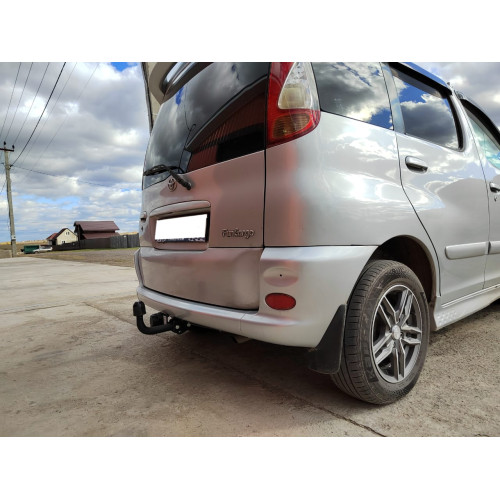 H.T51.A HALTY Фаркоп на Toyota Funcargo 2WD 1999-2005, Toyota Yaris Verso 1999-2005. Возможно потребуется подрезка бампера. Тип шара: A. Нагрузки: 500/50 кг, масса фаркопа 12,2 кг