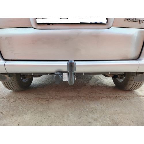 H.T51.A HALTY Фаркоп на Toyota Funcargo 2WD 1999-2005, Toyota Yaris Verso 1999-2005. Возможно потребуется подрезка бампера. Тип шара: A. Нагрузки: 500/50 кг, масса фаркопа 12,2 кг