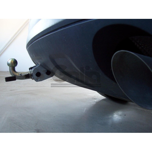 V052C GALIA Полностью оцинкованный фаркоп на Audi Q7 2006-2015, Porsche Cayenne 2002-2010, 2010-2018, Volkswagen Touareg 2002-2010, 2010-2018. Тип шара: C (горизонтальный съемный). Минимальная подрезка бампера. Нагрузки: 3500/140 кг, масса фаркопа 17,97 к