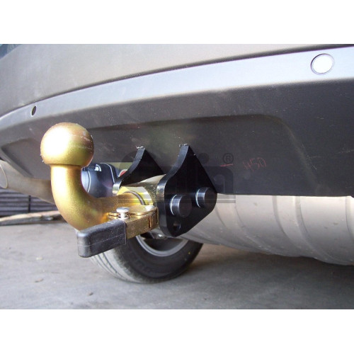 V052C GALIA Полностью оцинкованный фаркоп на Audi Q7 2006-2015, Porsche Cayenne 2002-2010, 2010-2018, Volkswagen Touareg 2002-2010, 2010-2018. Тип шара: C (горизонтальный съемный). Минимальная подрезка бампера. Нагрузки: 3500/140 кг, масса фаркопа 17,97 к