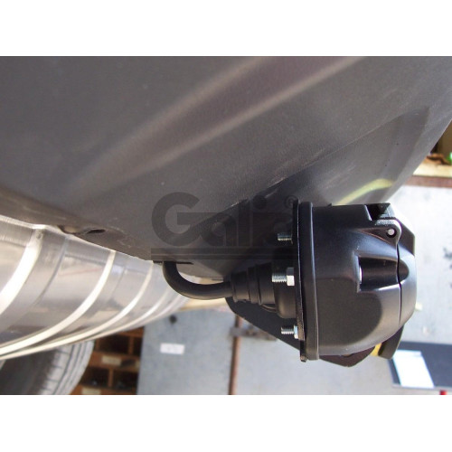 V052C GALIA Полностью оцинкованный фаркоп на Audi Q7 2006-2015, Porsche Cayenne 2002-2010, 2010-2018, Volkswagen Touareg 2002-2010, 2010-2018. Тип шара: C (горизонтальный съемный). Минимальная подрезка бампера. Нагрузки: 3500/140 кг, масса фаркопа 17,97 к