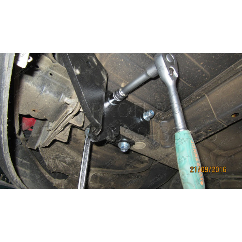 4258-A ORIS Фаркоп на Hyundai Santa Fe 2012-2018, Hyundai Grand Santa Fe 2013-2018, Kia Sorento 2012-2015, кроме Prime. Необходима подрезка бампера. Тип шара: A. Нагрузки: 2000/100 кг, масса фаркопа 19,7 кг (без электрики в комплекте)