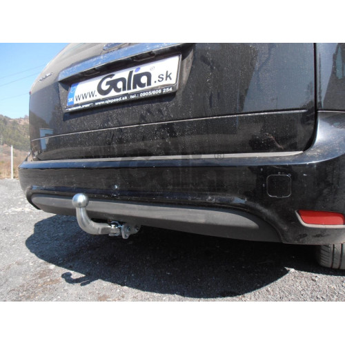 F096C GALIA Полностью оцинкованный фаркоп на Ford Focus II универсал 2004-2011. Тип шара: C (горизонтальный съемный). Без выреза бампера. Нагрузки: 1500/75 кг, масса фаркопа 16,87 кг