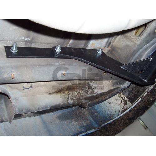 F102A GALIA Полностью оцинкованный фаркоп на Ford Mondeo универсал 1993-2006. Тип шара: A. Подрезка бампера. Нагрузки: 1800/75 кг, масса фаркопа 17,22 кг