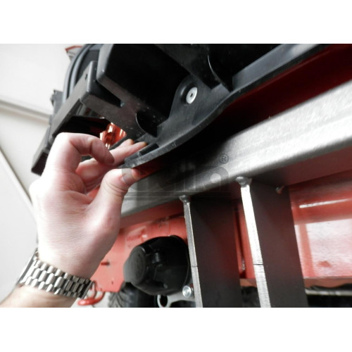 F118C GALIA Полностью оцинкованный фаркоп на Ford B-Max 2012-2017. Подрозетник убирается за бампер. Тип шара: C (горизонтальный съемный). Без выреза бампера. Нагрузки: 1150/75 кг, масса фаркопа 15,36 кг