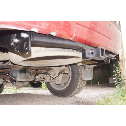 FA 0110-E Бизон Фаркоп на Jeep Cherokee KK 2008-2013, Dodge Nitro 2007-2011 без подрезки бампера. Тип шара: E (легкосъемный шар под квадрат). Нагрузки: 3200/120 кг. Не комплектуется электрикой