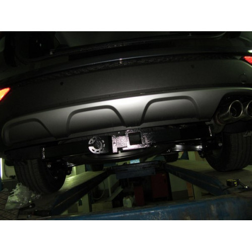 FA 0724-E Бизон Фаркоп на Hyundai Santa Fe 2012-2018, Kia Sorento II XM 2012-2020. Требуется подрезка бампера. Тип шара: E (легкосъемный шар под квадрат). Нагрузки: 3000/120 кг. Не комплектуется электрикой