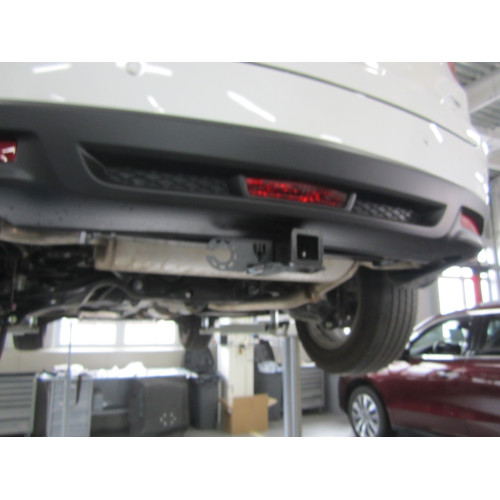 FA 0856-E Бизон Фаркоп на Acura RDX 2007-2013, 2013-2018 без подрезки бампера. Тип шара: E (легкосъемный шар под квадрат). Нагрузки: 3000/120 кг. Не комплектуется электрикой