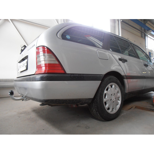 M025A GALIA Полностью оцинкованный фаркоп на Mercedes C-Class w202 седан / s202 универсал 1994-2000. Тип шара: A. Установка без снятия и выреза бампера. Нагрузки: 1650/75 кг, масса фаркопа 14,25 кг