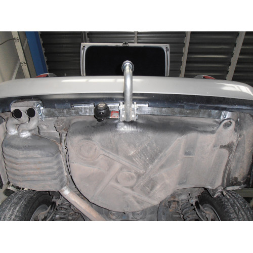 M025A GALIA Полностью оцинкованный фаркоп на Mercedes C-Class w202 седан / s202 универсал 1994-2000. Тип шара: A. Установка без снятия и выреза бампера. Нагрузки: 1650/75 кг, масса фаркопа 14,25 кг