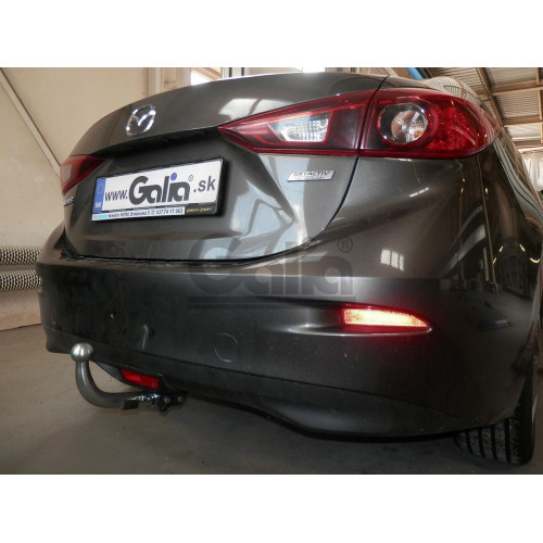 M135A GALIA Полностью оцинкованный фаркоп на Mazda 3 седан 2013-2019. Подрозетник убирается за бампер. Тип шара: A. Установка без выреза бампера. Нагрузки: 1800/90 кг, масса фаркопа 17,82 кг