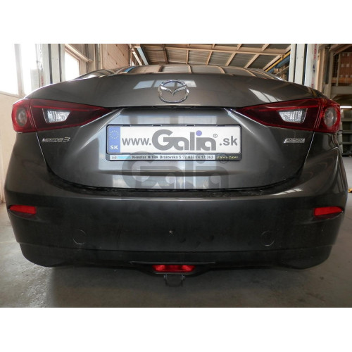 M135A GALIA Полностью оцинкованный фаркоп на Mazda 3 седан 2013-2019. Подрозетник убирается за бампер. Тип шара: A. Установка без выреза бампера. Нагрузки: 1800/90 кг, масса фаркопа 17,82 кг