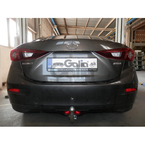 M135A GALIA Полностью оцинкованный фаркоп на Mazda 3 седан 2013-2019. Подрозетник убирается за бампер. Тип шара: A. Установка без выреза бампера. Нагрузки: 1800/90 кг, масса фаркопа 17,82 кг