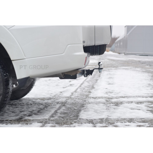 MPJ-99-991124.00 PT GROUP Фаркоп с нержавеющей накладкой на Mitsubishi Pajero III 2000-2008, IV 2008-2020 без подрезки бампера. Тип шара: E (легкосъемный шар под квадрат). Нагрузки: 3500/135 кг, масса фаркопа 25,5 кг (без электрики в комплекте)