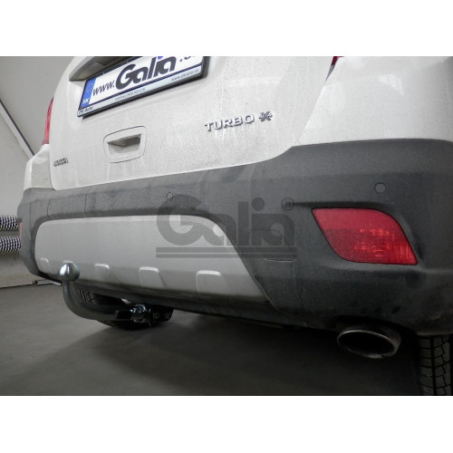 O063A GALIA Полностью оцинкованный фаркоп на Opel Mokka 2012-2019, Chevrolet Tracker 2013-2015. Подрозетник убирается за бампер. Тип шара: A. Невидимый вырез бампера. Нагрузки: 1500/75 кг, масса фаркопа 16,22 кг