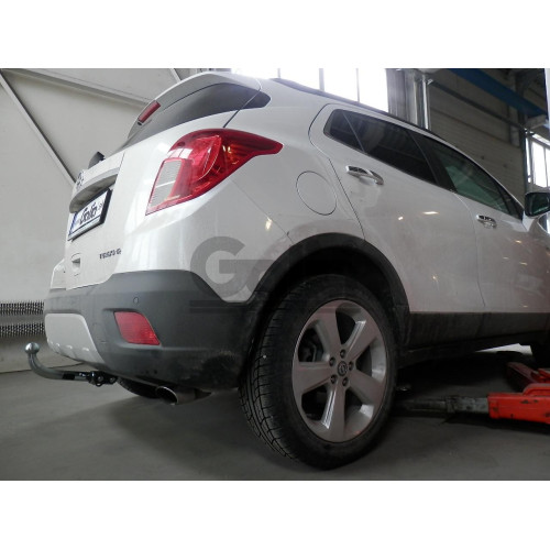 O063A GALIA Полностью оцинкованный фаркоп на Opel Mokka 2012-2019, Chevrolet Tracker 2013-2015. Подрозетник убирается за бампер. Тип шара: A. Невидимый вырез бампера. Нагрузки: 1500/75 кг, масса фаркопа 16,22 кг