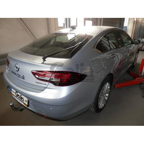 O071A GALIA Полностью оцинкованный фаркоп на Opel Insignia седан, кроме GSI 2017-2022. Подрозетник убирается за бампер. Тип шара: A. Невидимый вырез бампера. Нагрузки: 2200/90 кг, масса фаркопа 19,42 кг