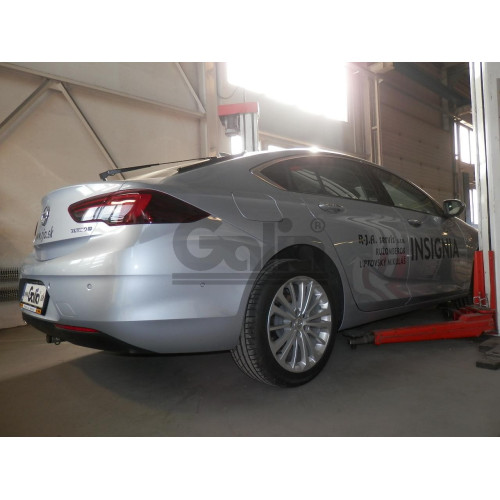 O071A GALIA Полностью оцинкованный фаркоп на Opel Insignia седан, кроме GSI 2017-2022. Подрозетник убирается за бампер. Тип шара: A. Невидимый вырез бампера. Нагрузки: 2200/90 кг, масса фаркопа 19,42 кг