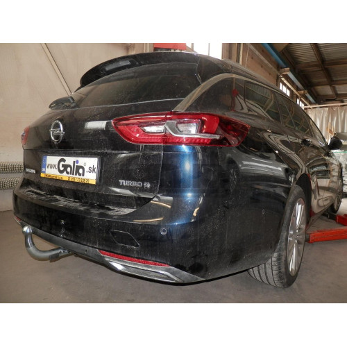 O073C GALIA Полностью оцинкованный фаркоп на Opel Insignia универсал 2017-2022. Подрозетник убирается за бампер. Тип шара: C (горизонтальный съемный). Невидимый вырез бампера. Нагрузки: 2200/90 кг, масса фаркопа 20,17 кг