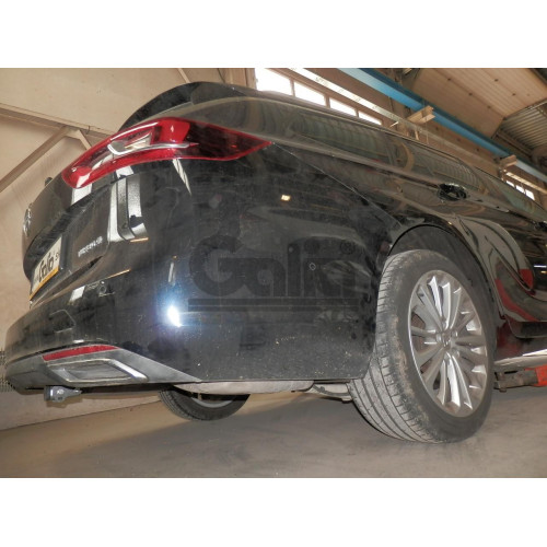 O073C GALIA Полностью оцинкованный фаркоп на Opel Insignia универсал 2017-2022. Подрозетник убирается за бампер. Тип шара: C (горизонтальный съемный). Невидимый вырез бампера. Нагрузки: 2200/90 кг, масса фаркопа 20,17 кг