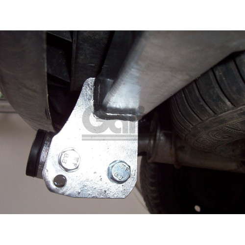C047C GALIA Полностью оцинкованный фаркоп на Citroen Xsara Picasso 2000-2010. Особенности: с 2006- необходим блок согласования. Тип шара: C (горизонтальный съемный). Установка без снятия и выреза бампера. Нагрузки: 1300/80 кг, масса фаркопа 15,37 кг