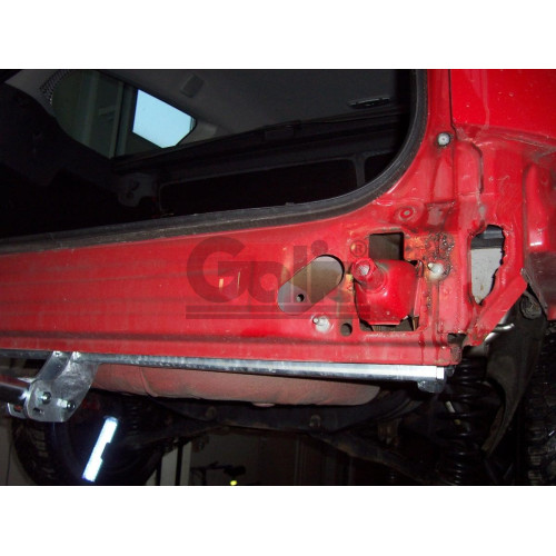 F096A GALIA Полностью оцинкованный фаркоп на Ford Focus II универсал 2004-2011. Тип шара: A. Без выреза бампера. Нагрузки: 1500/75 кг, масса фаркопа 15,52 кг