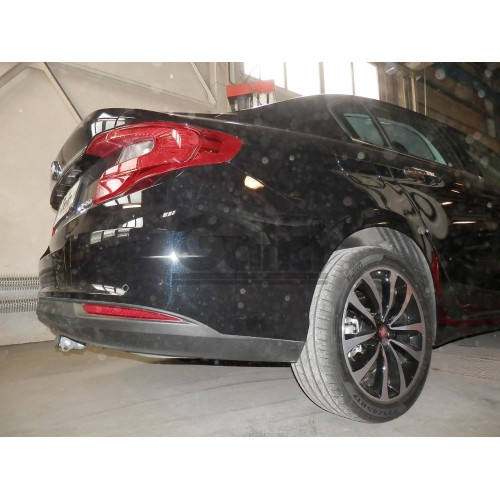 F131C GALIA Полностью оцинкованный фаркоп на FIAT Tipo седан 2015-, FIAT Egea 2015-. Подрозетник убирается за бампер. Тип шара: C (горизонтальный съемный). Невидимый вырез бампера. Нагрузки: 1600/100 кг, масса фаркопа 17,07 кг