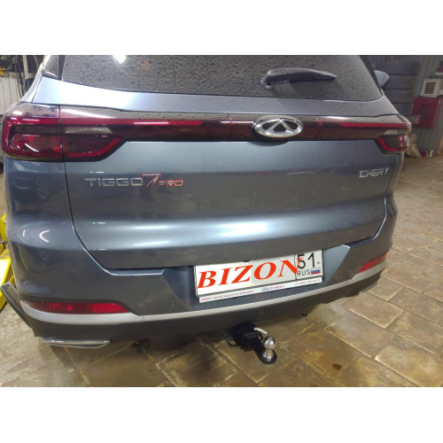 FA 0390-E Бизон Фаркоп на Tenet T7 2025-, Chery Tiggo 7 Pro Max 2023-, Chery Tiggo 7 Pro 2020-2024, Xcite X-Cross 7 2024- без подрезки бампера. Тип шара: E (легкосъемный шар под квадрат). Нагрузки: 2200/160 кг. Не комплектуется электрикой