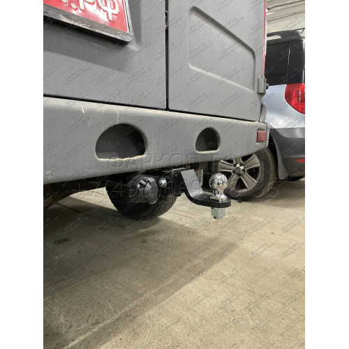 GAZ-XX-991122.00 PT GROUP Фаркоп на ГАЗ Соболь 27527/22177/221717 1998- без подрезки бампера. Тип шара: E (легкосъемный шар под квадрат). Нагрузки: 1500/75 кг, масса фаркопа 18,8 кг (без электрики в комплекте, не комплектуется заглушкой)