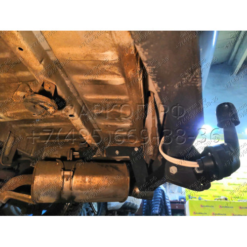 H.T59.A HALTY Фаркоп на Toyota Ipsum 2WD/4WD 1996-2001, Toyota Gaia 2WD/4WD 1998-2004, Toyota Picnic 1996-2001, Toyota Avensis Verso 1995-2001, кроме авто с обвесом без подрезки бампера. Тип шара: A. Нагрузки: 1100/75 кг, масса фаркопа 14,4 кг